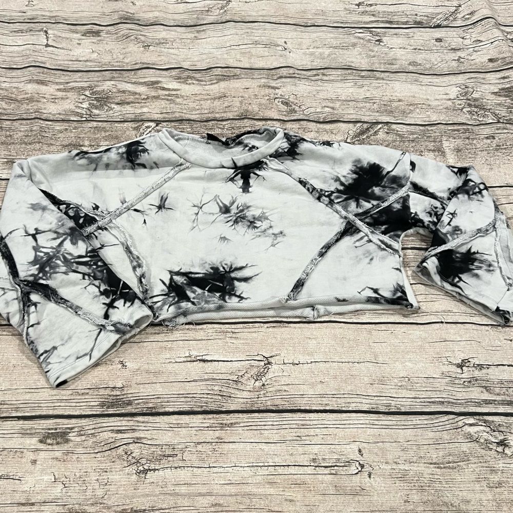 Storia Tie Dyed Cropped Sweatshirt with Raw Seams size medium